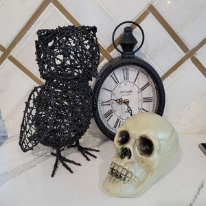 Halloween fall decor. Glitter wire owl, clock and skull. Halloween party decor.